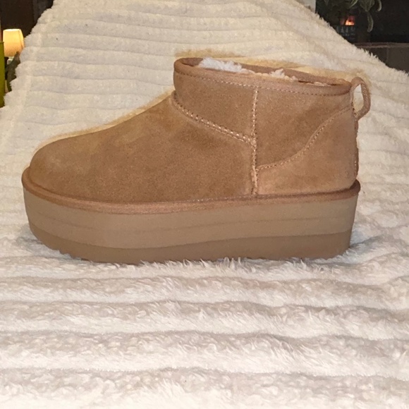 tan Ugg platforms never worn size woman's 10 - Picture 1 of 12